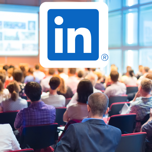 Image du logo Linkedin apposé sur une image représentant un public en conférence de dos - par Glad events en Bretagne